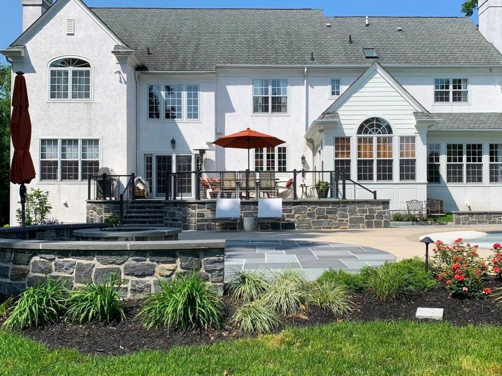 Patio Design by JHL Landscaping